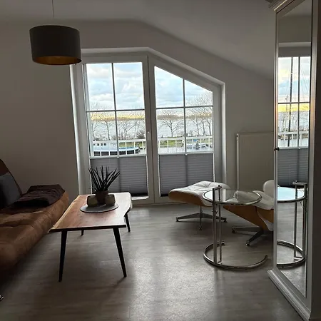 Hafenloge Orth Mit Balkon Und Traumblick Auf 아파트